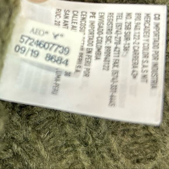 American Eagle Cropped Chunky Knit Dark Green Crew Neck Sweater Size Small - Picture 12 of 13